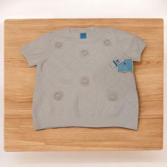 CECE Elegant Cream Crew Neck Sweater with Floral Details - Picture 5 of 5